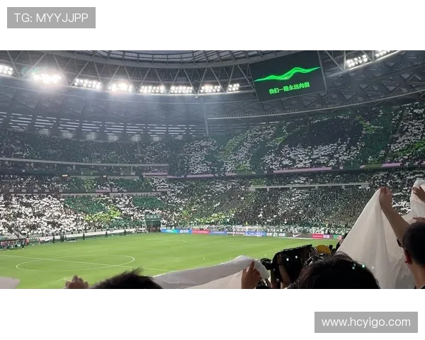 工体惊现巨型哪吒 TIFO！黄健翔盛赞：这才是中国足球的精气神